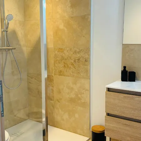 21 Rue Thiers 3* ボーヌ