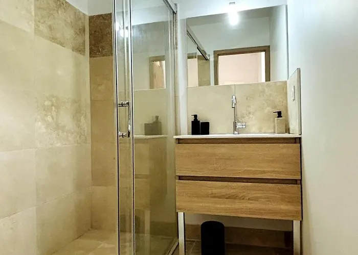 21 Rue Thiers בית הארחה ביון